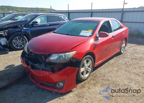 2013 Toyota Camry Se z USA, uszkodzony, nr VIN 4T1BF1FK1DU642226